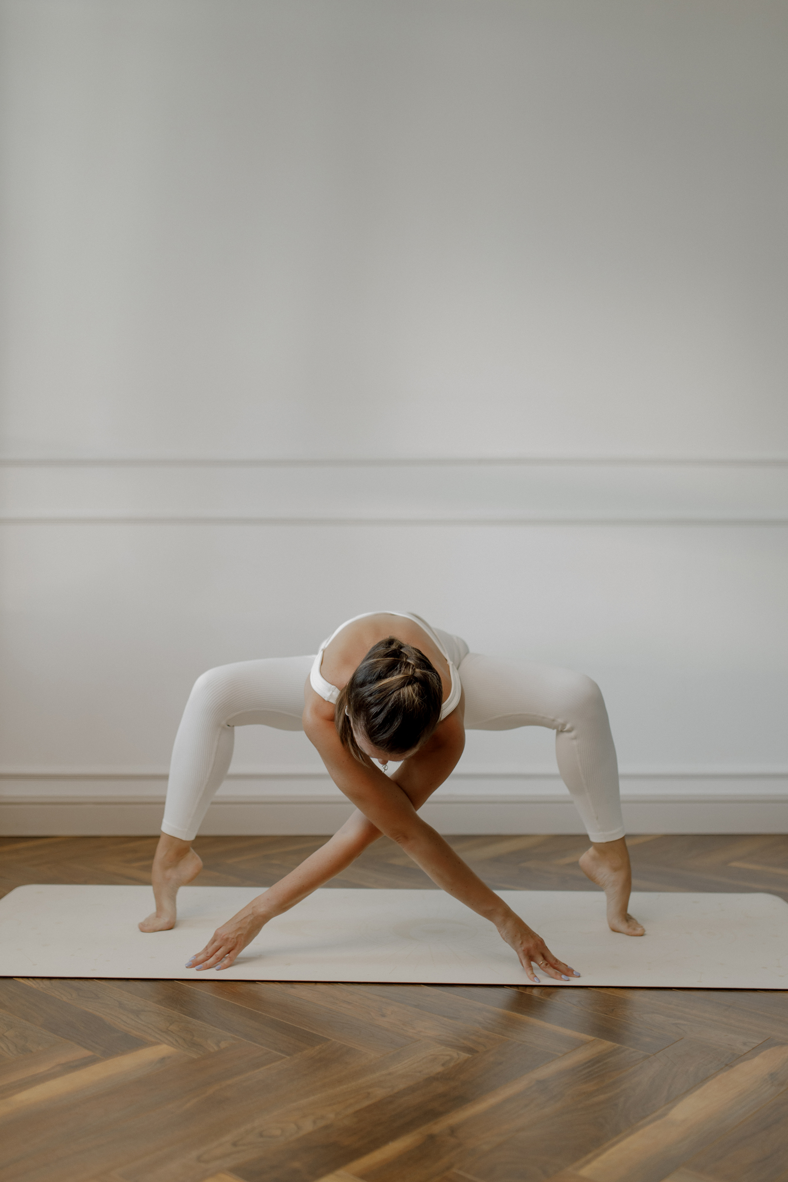 ОНЛАЙН-ЙОГА: 5 ГЛАВНЫХ МИФОВ и ЧЕМ ОНА ЛУЧШЕ ЗАЛА | Личный опыт